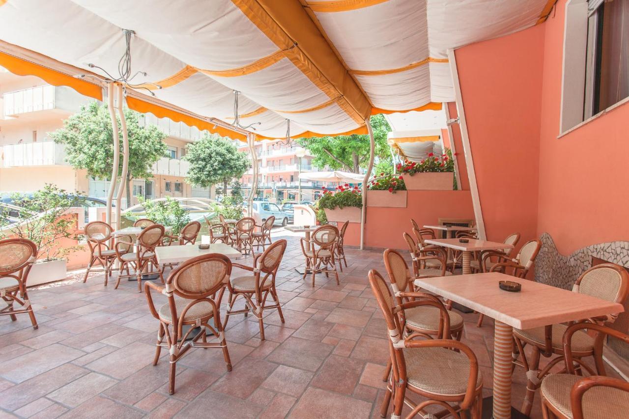 Hotel Joli Cesenatico Kültér fotó