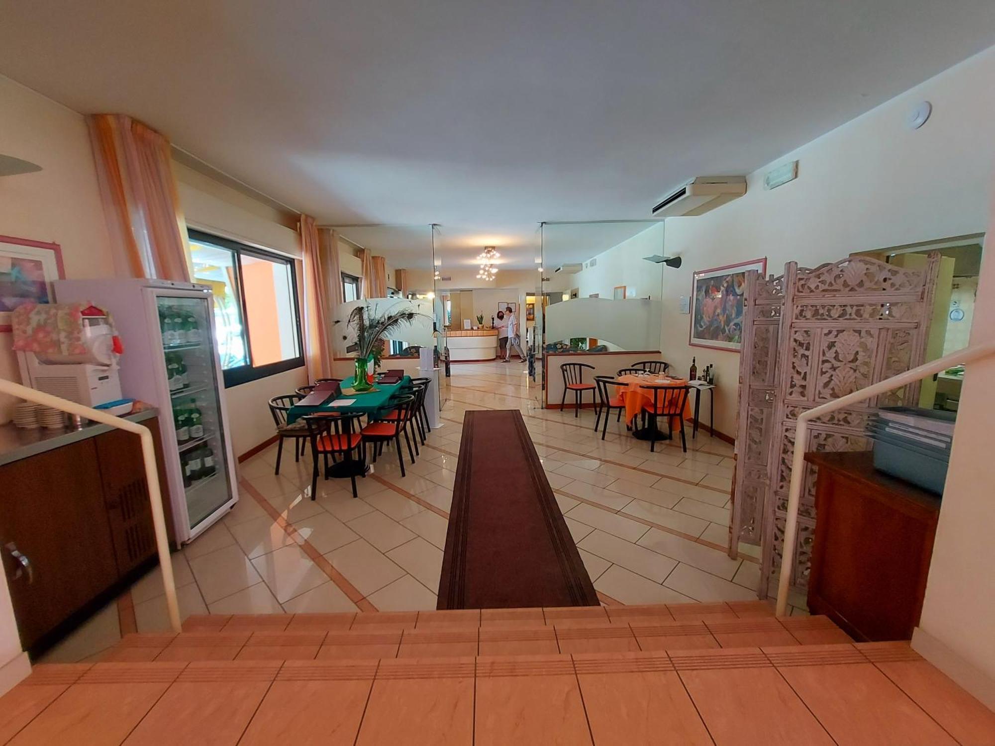 Hotel Joli Cesenatico Kültér fotó