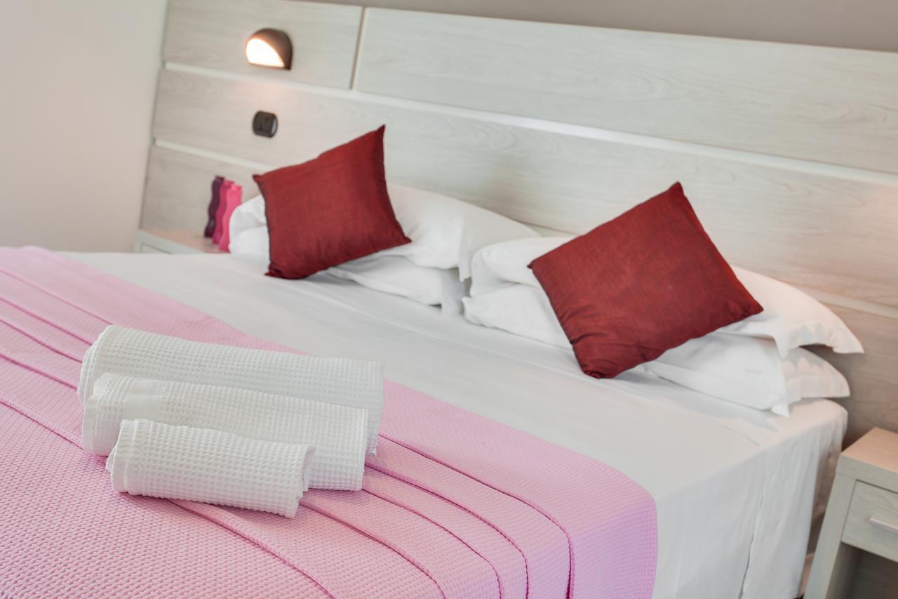 Hotel Joli Cesenatico Kültér fotó